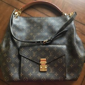 Louis Vuitton Métis Hobo